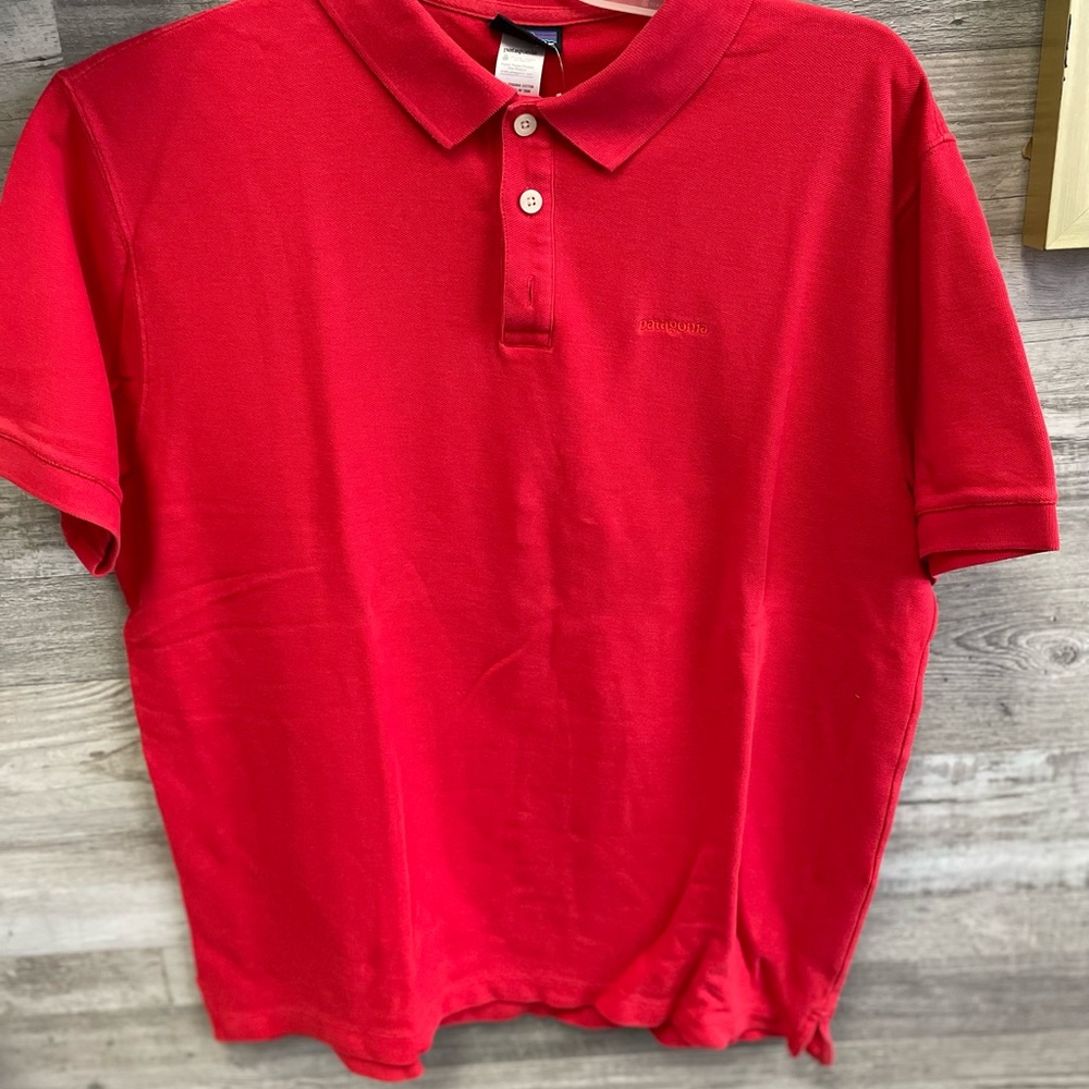 Patagonia red polo top sz large